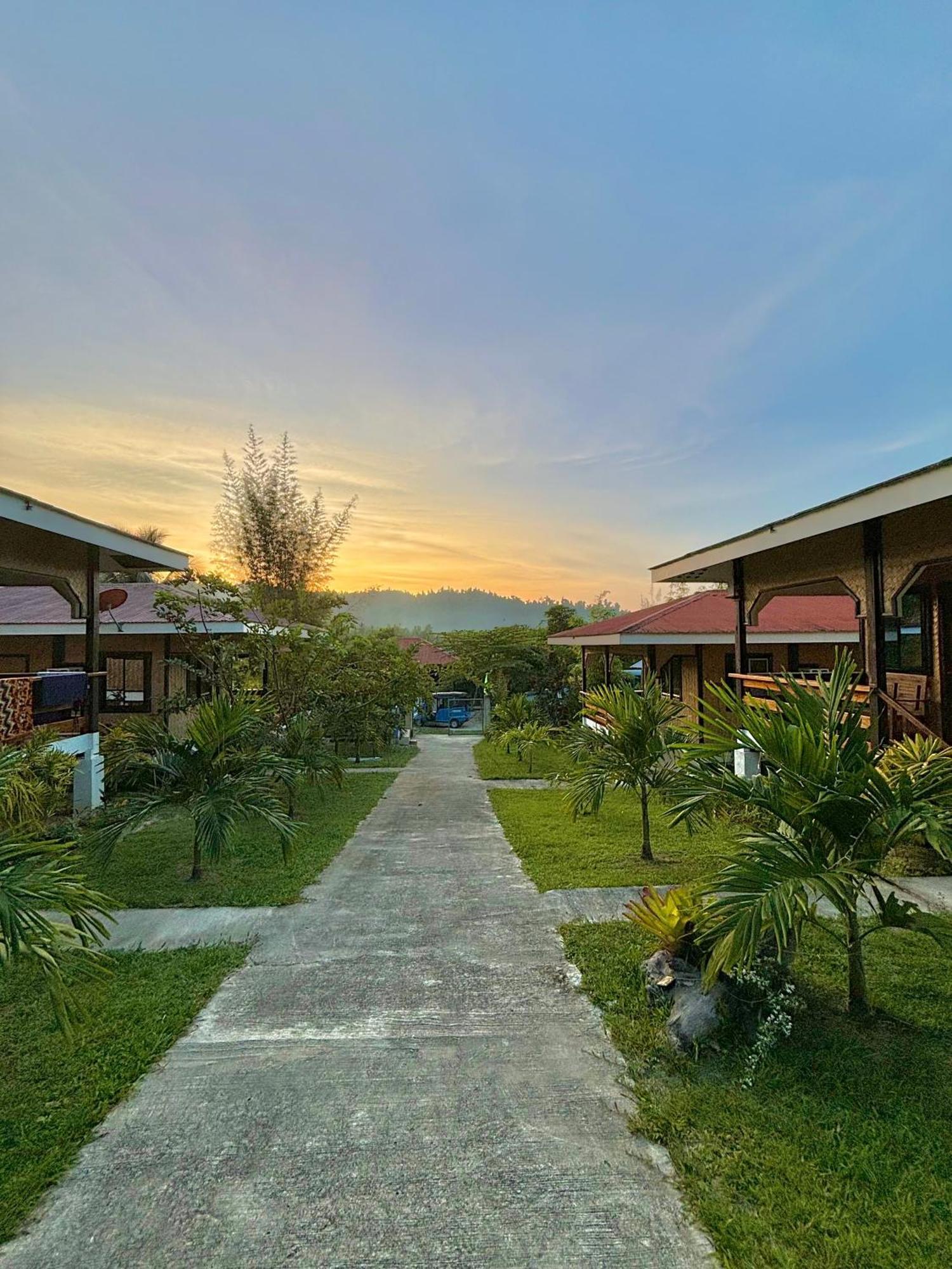 Luzville Transient House - Port Barton Itaytay Buitenkant foto