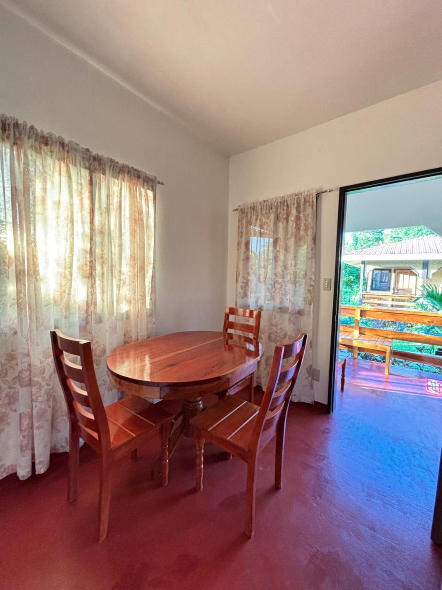 Luzville Transient House - Port Barton Itaytay Buitenkant foto